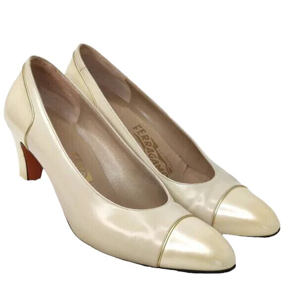 Vintage Salvatore Ferragamo Pearl White cap toe pumps sz 7 - Picture 1 of 9